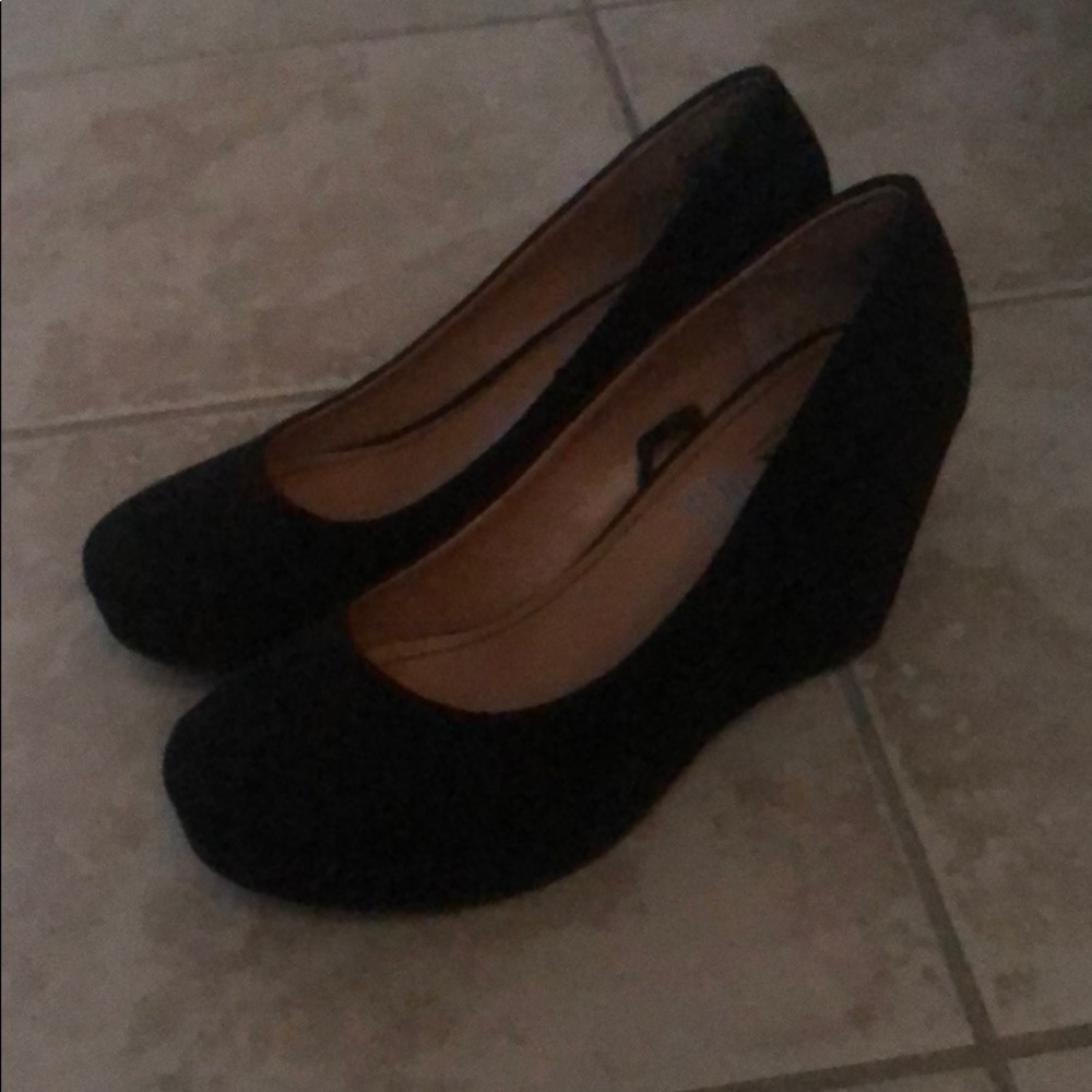 Black Wedges